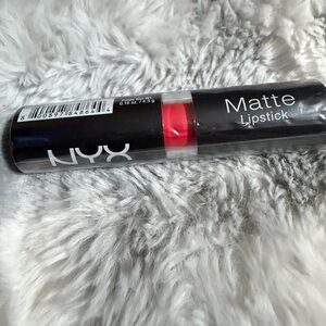 NYX MLS 42 Lipstick in Bold Red